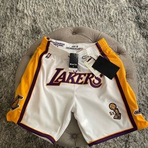 Authentic Ward Wear x Mitchell&ness Lakers 09-10 Customized Shorts Size Large